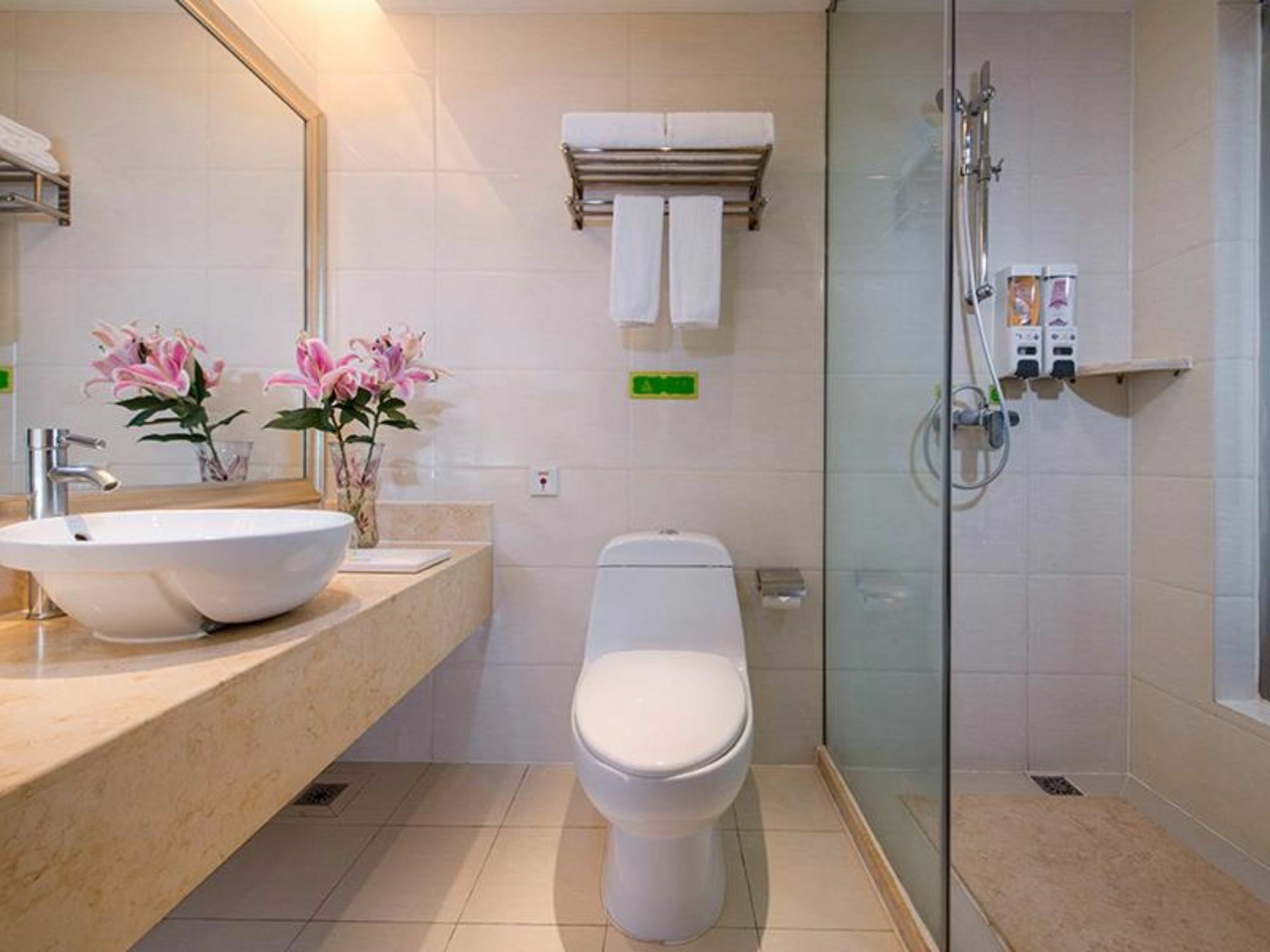 Vienna International Hotel Shenyang Railway Station Экстерьер фото
