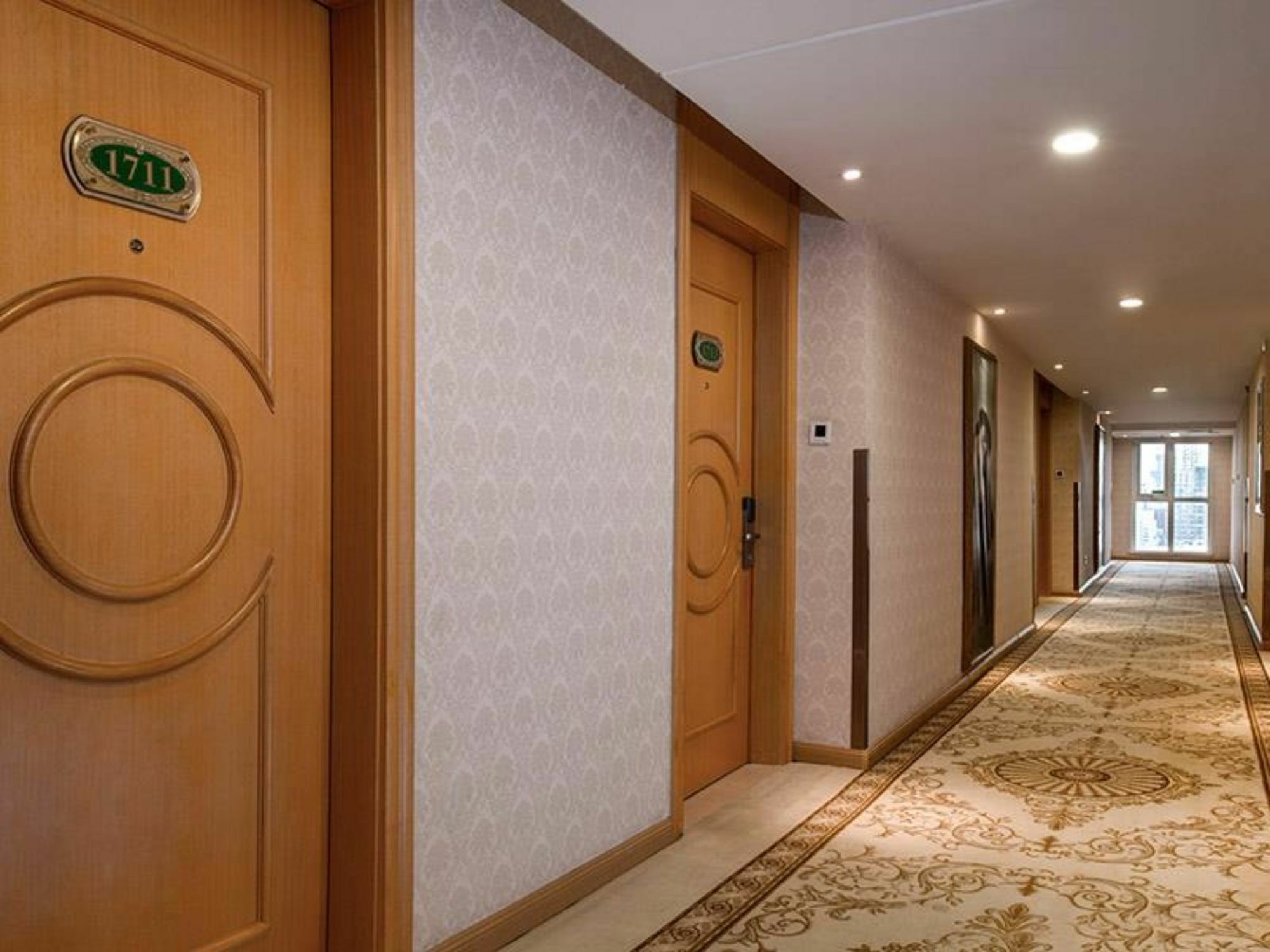 Vienna International Hotel Shenyang Railway Station Экстерьер фото